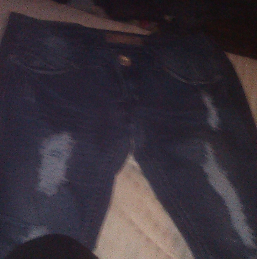 Tao shredded jeans sz 24 or small - Picture 2 of 5